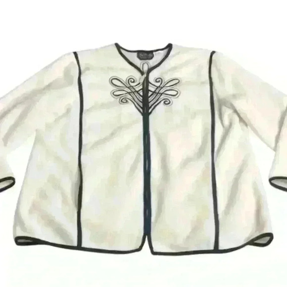 BOB MACKIE WOMEN'S IVORY FLEECE JACKET EMBROIDERED DESIGN
FRONT/BACK POCKETS - Picture 1 of 5